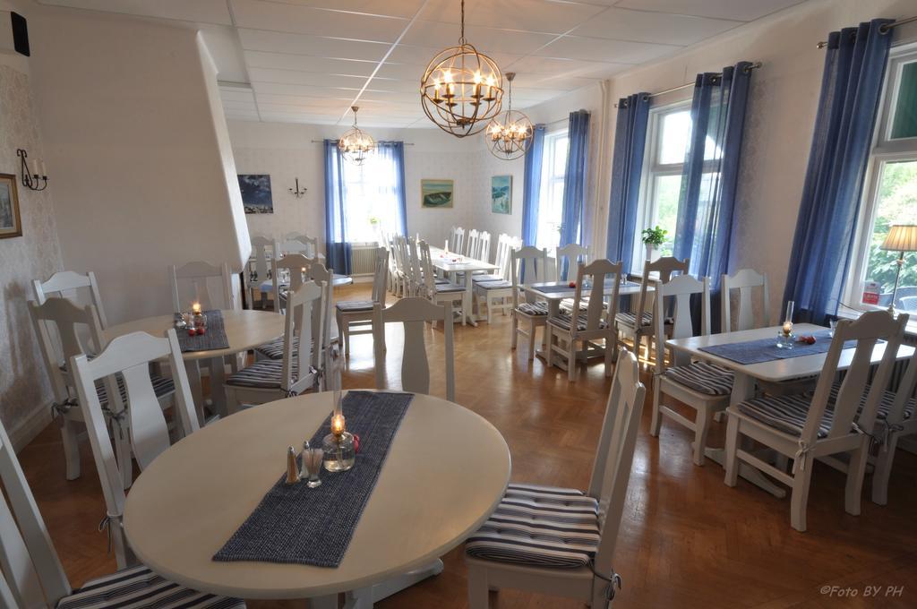 Töreboda Pensionat Praestgarden B&B 외부 사진