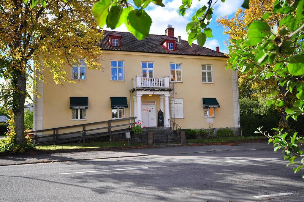 Töreboda Pensionat Praestgarden B&B 외부 사진