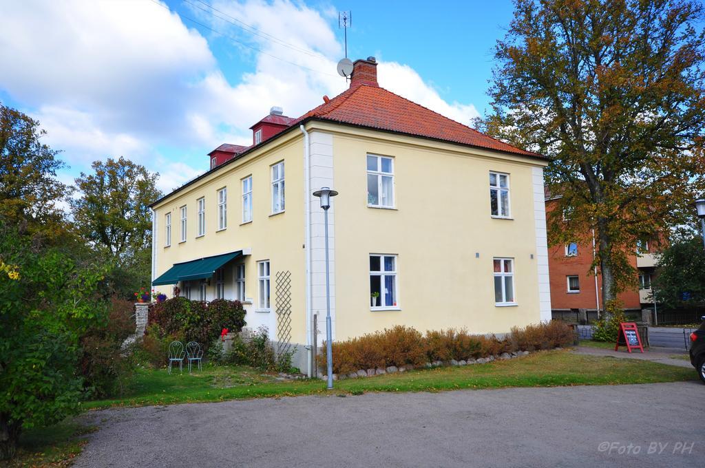 Töreboda Pensionat Praestgarden B&B 외부 사진