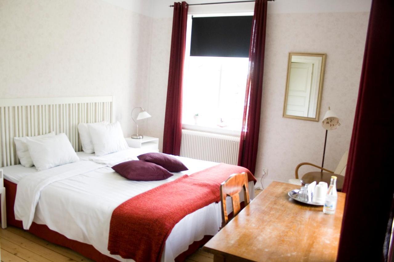 Töreboda Pensionat Praestgarden B&B 외부 사진